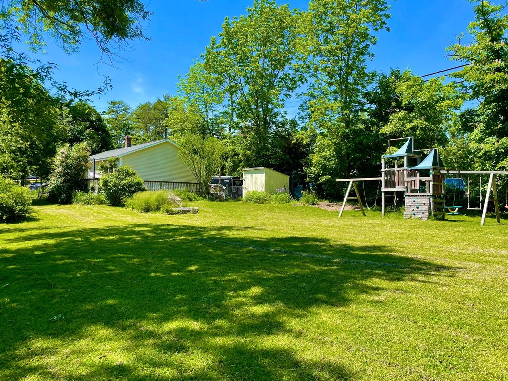 Photo of 595 High Street, Bath, ME 04530 (MLS # 1641430)