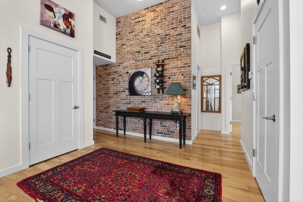 Photo of 341 Pine Street #206, South Portland, ME 04106 (MLS # 1650495)