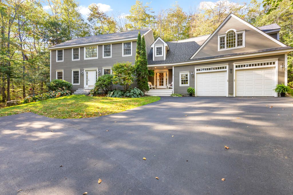 Photo of 11 Fox Run Road, Falmouth, ME 04105 (MLS # 1640579)