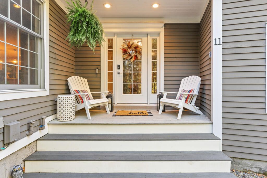 Photo of 11 Fox Run Road, Falmouth, ME 04105 (MLS # 1640579)
