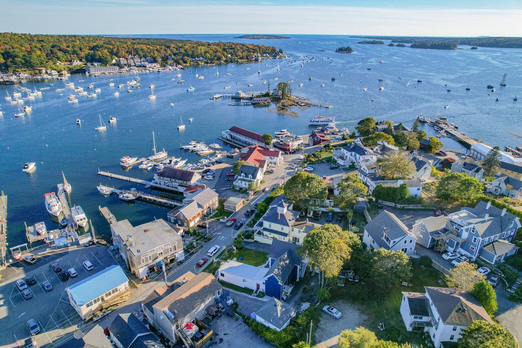 Photo of 53 Commercial Street, Boothbay Harbor, ME 04538 (MLS # 1640416)