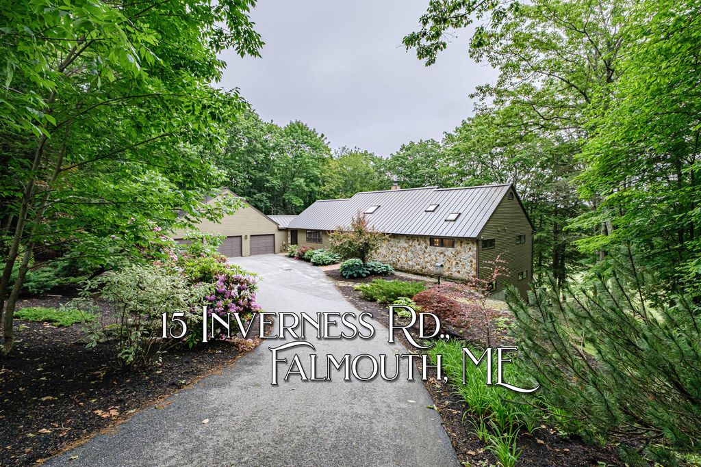 Photo of 15 Inverness Road, Falmouth, ME 04105 (MLS # 1661893)