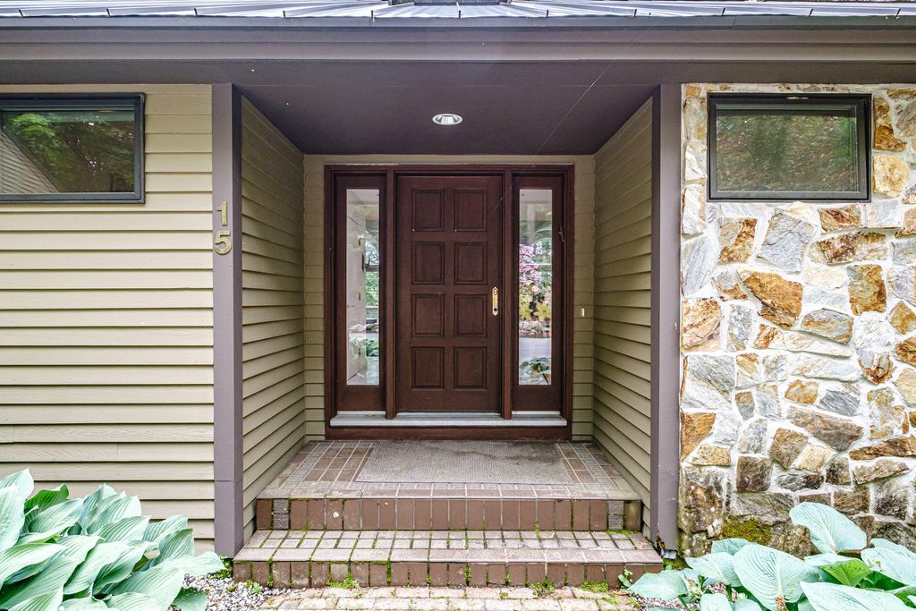 Photo of 15 Inverness Road, Falmouth, ME 04105 (MLS # 1661893)