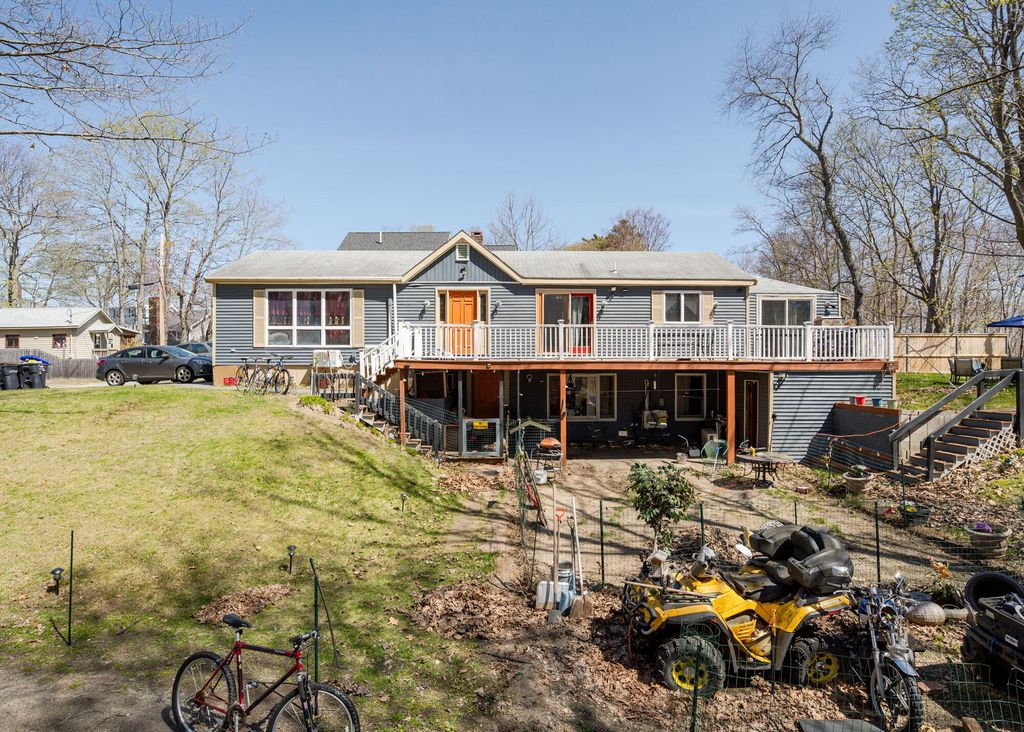 Photo of 35 Fort Hill Avenue, Old Orchard Beach, ME 04064 (MLS # 1660140)