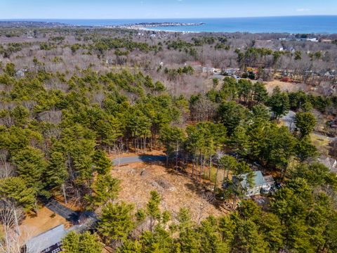 Photo of 15 Candlewood Lane, York, ME 03909 (MLS # 1656189)