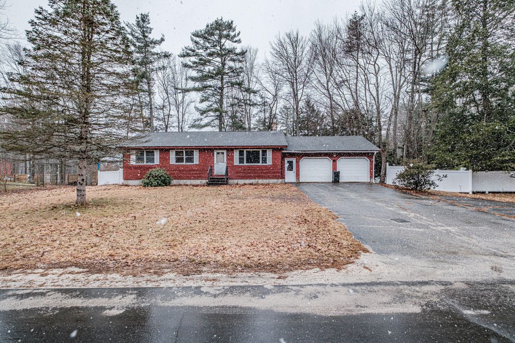 Photo of 9 Merganser Lane, Topsham, ME 04086 (MLS # 1656957)