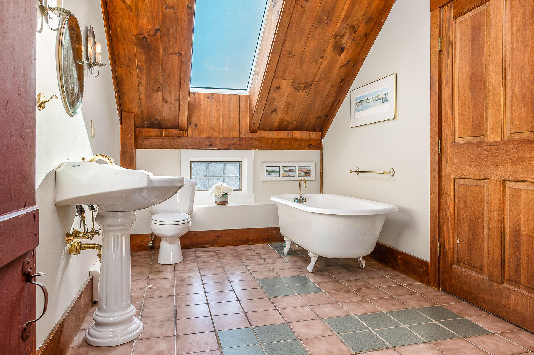 York, Maine 03909, United States, 3 Bedrooms Bedrooms, ,3 BathroomsBathrooms,Residential,Active,97053