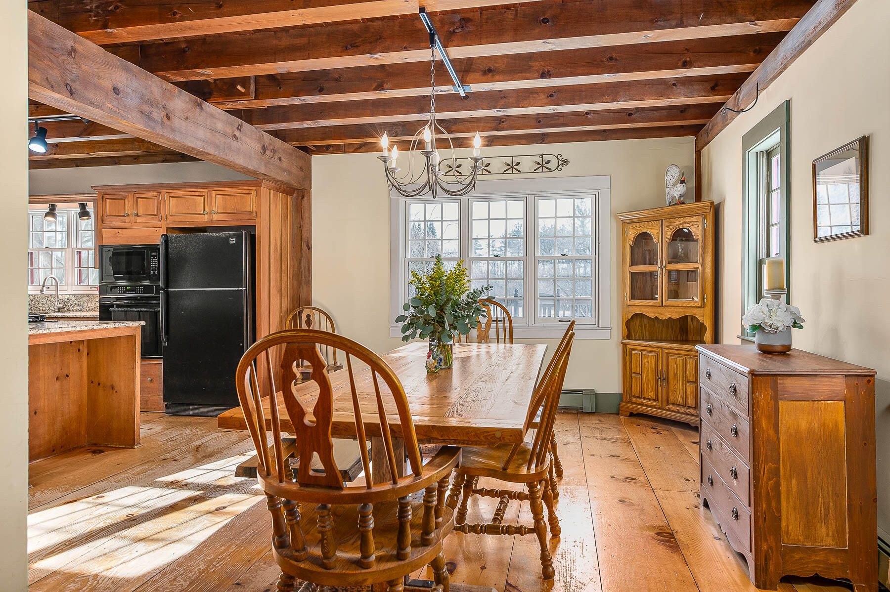 York, Maine 03909, United States, 3 Bedrooms Bedrooms, ,3 BathroomsBathrooms,Residential,Active,97053