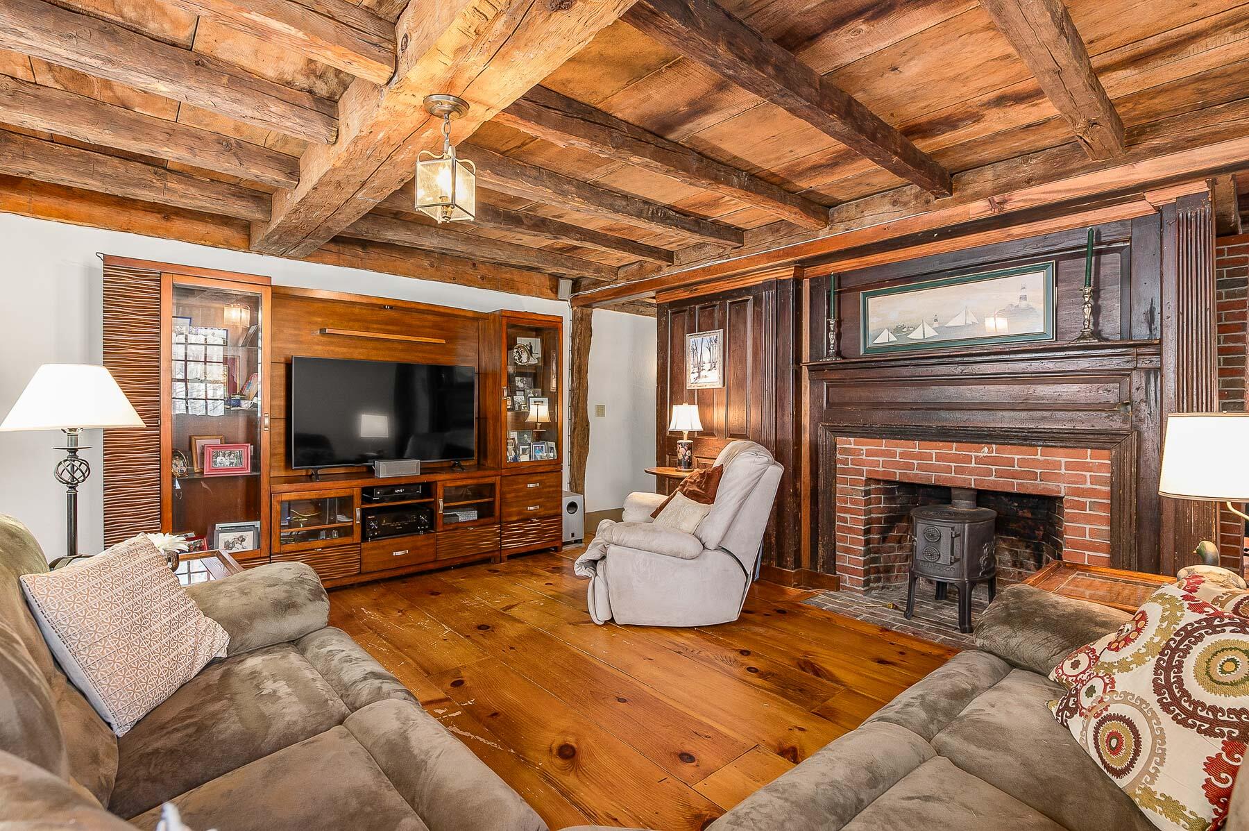 York, Maine 03909, United States, 3 Bedrooms Bedrooms, ,3 BathroomsBathrooms,Residential,Active,97053