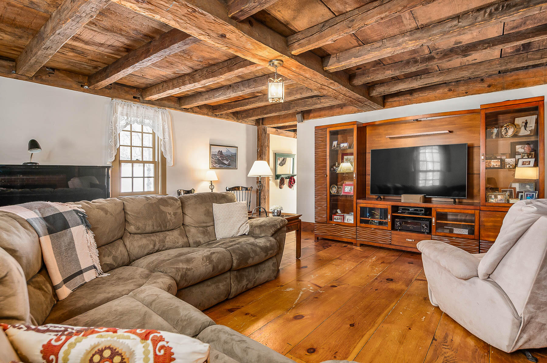 York, Maine 03909, United States, 3 Bedrooms Bedrooms, ,3 BathroomsBathrooms,Residential,Active,97053