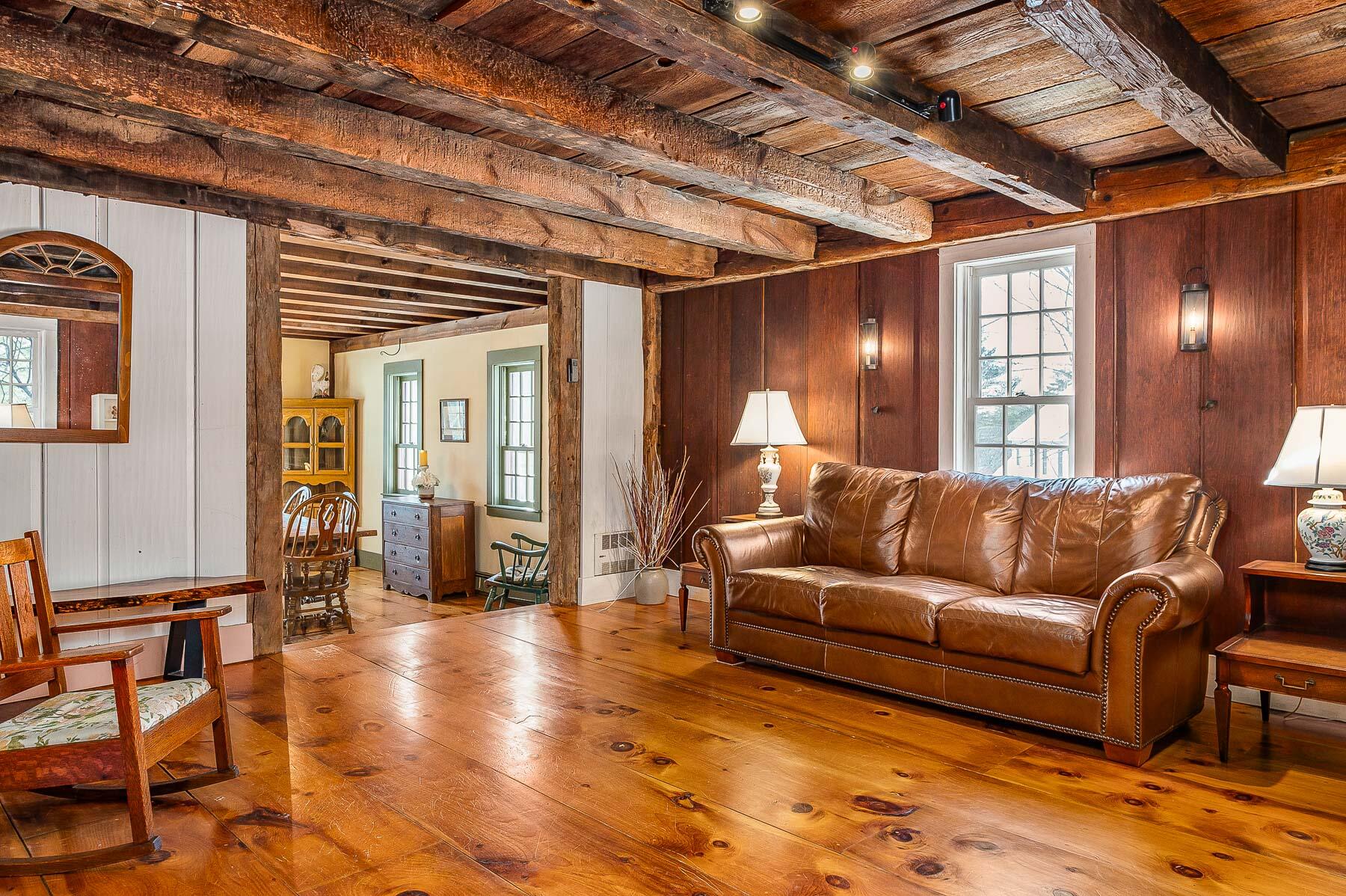 York, Maine 03909, United States, 3 Bedrooms Bedrooms, ,3 BathroomsBathrooms,Residential,Active,97053