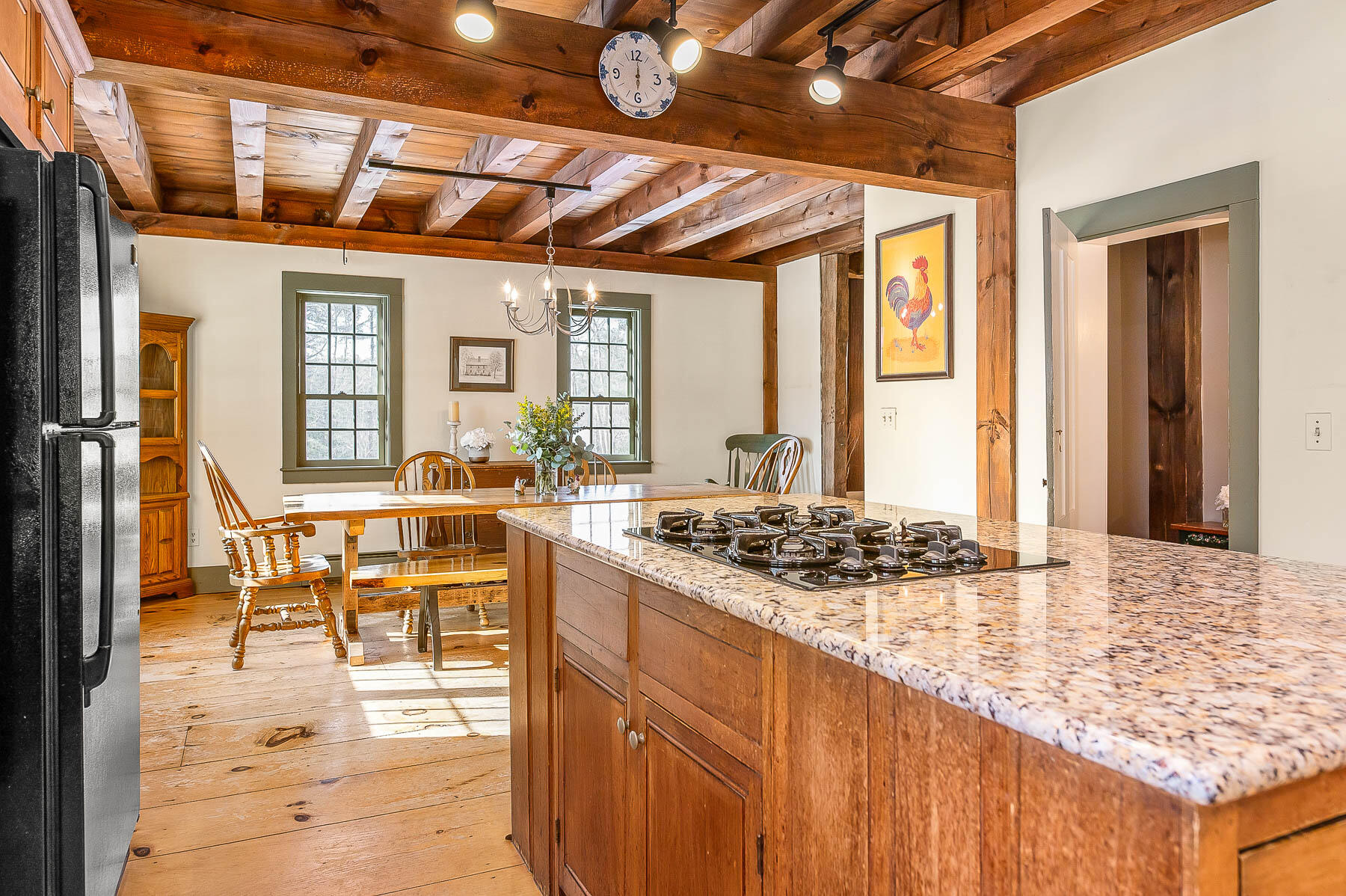 York, Maine 03909, United States, 3 Bedrooms Bedrooms, ,3 BathroomsBathrooms,Residential,Active,97053