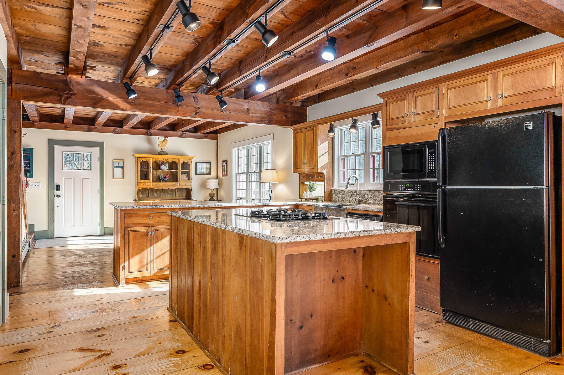 York, Maine 03909, United States, 3 Bedrooms Bedrooms, ,3 BathroomsBathrooms,Residential,Active,97053