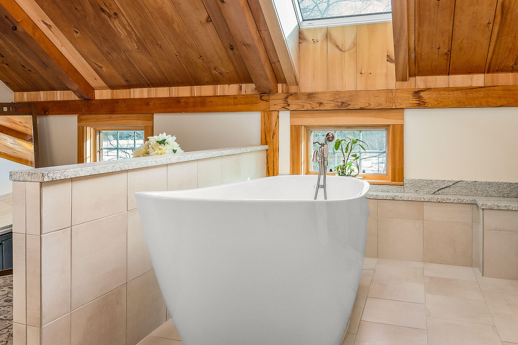 York, Maine 03909, United States, 3 Bedrooms Bedrooms, ,3 BathroomsBathrooms,Residential,Active,97053