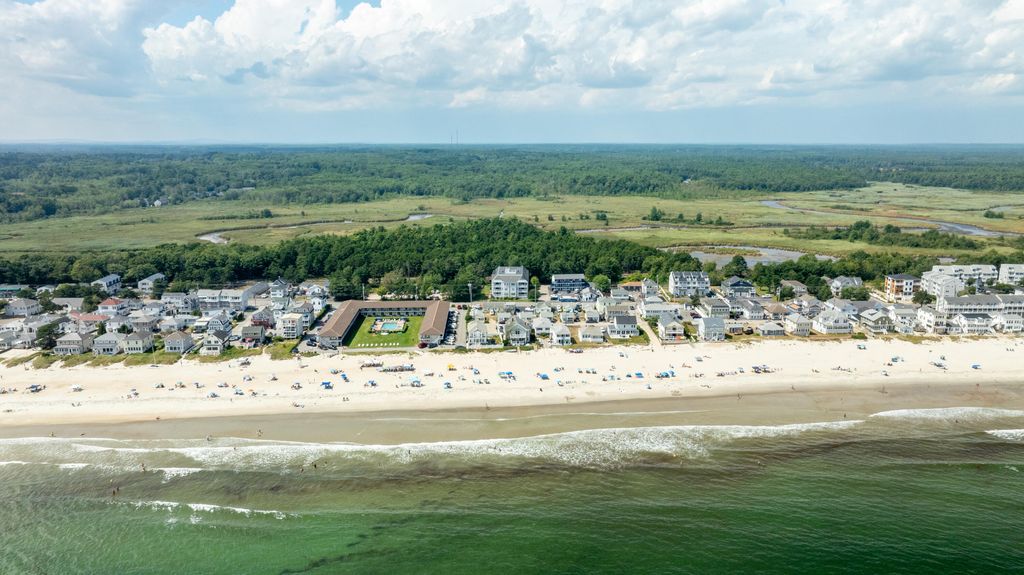 Photo of 170 E Grand Avenue #4, Old Orchard Beach, ME 04064 (MLS # 1657089)