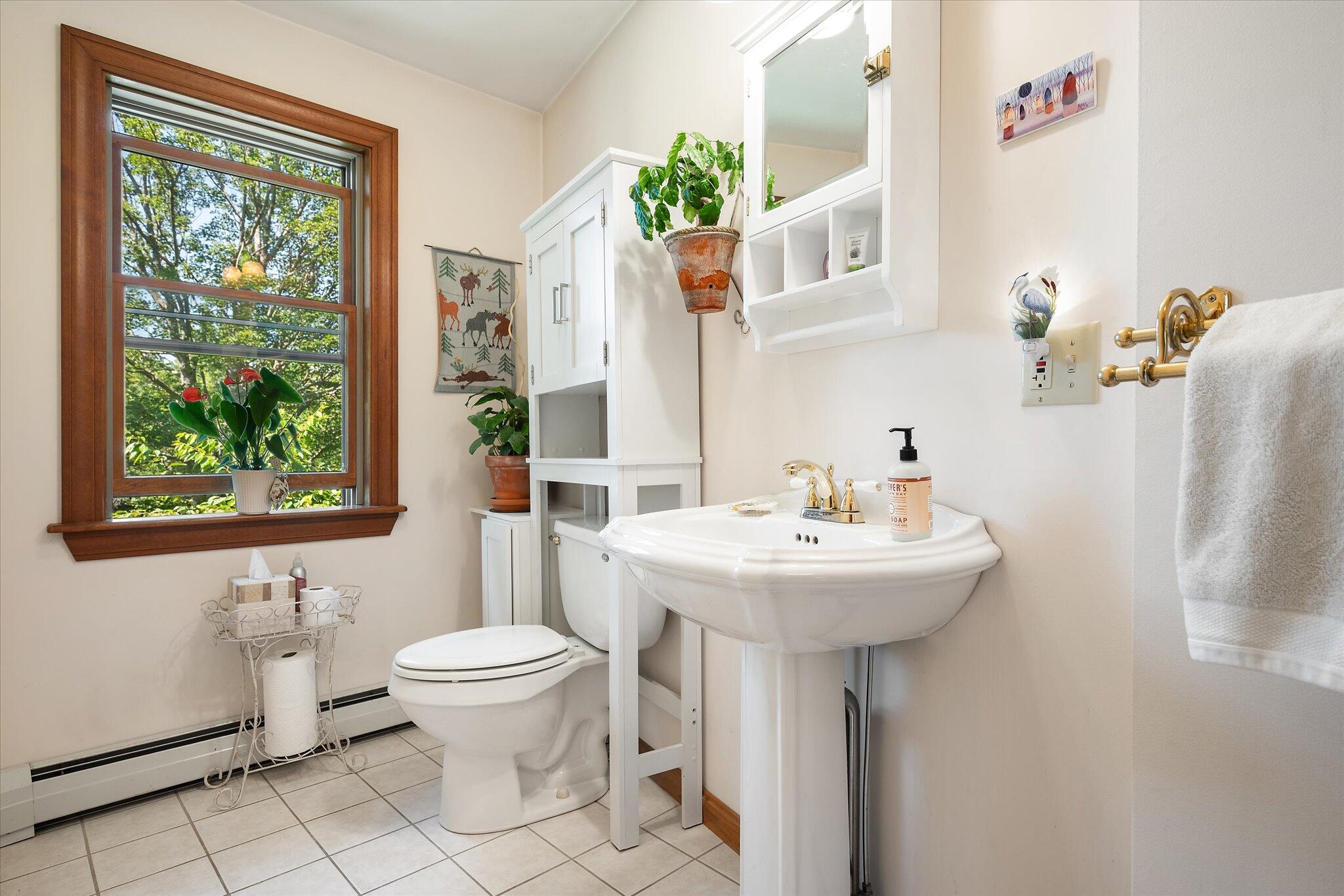 Ellsworth, Maine 04605, United States, 4 Bedrooms Bedrooms, ,3 BathroomsBathrooms,Residential,Active,175608