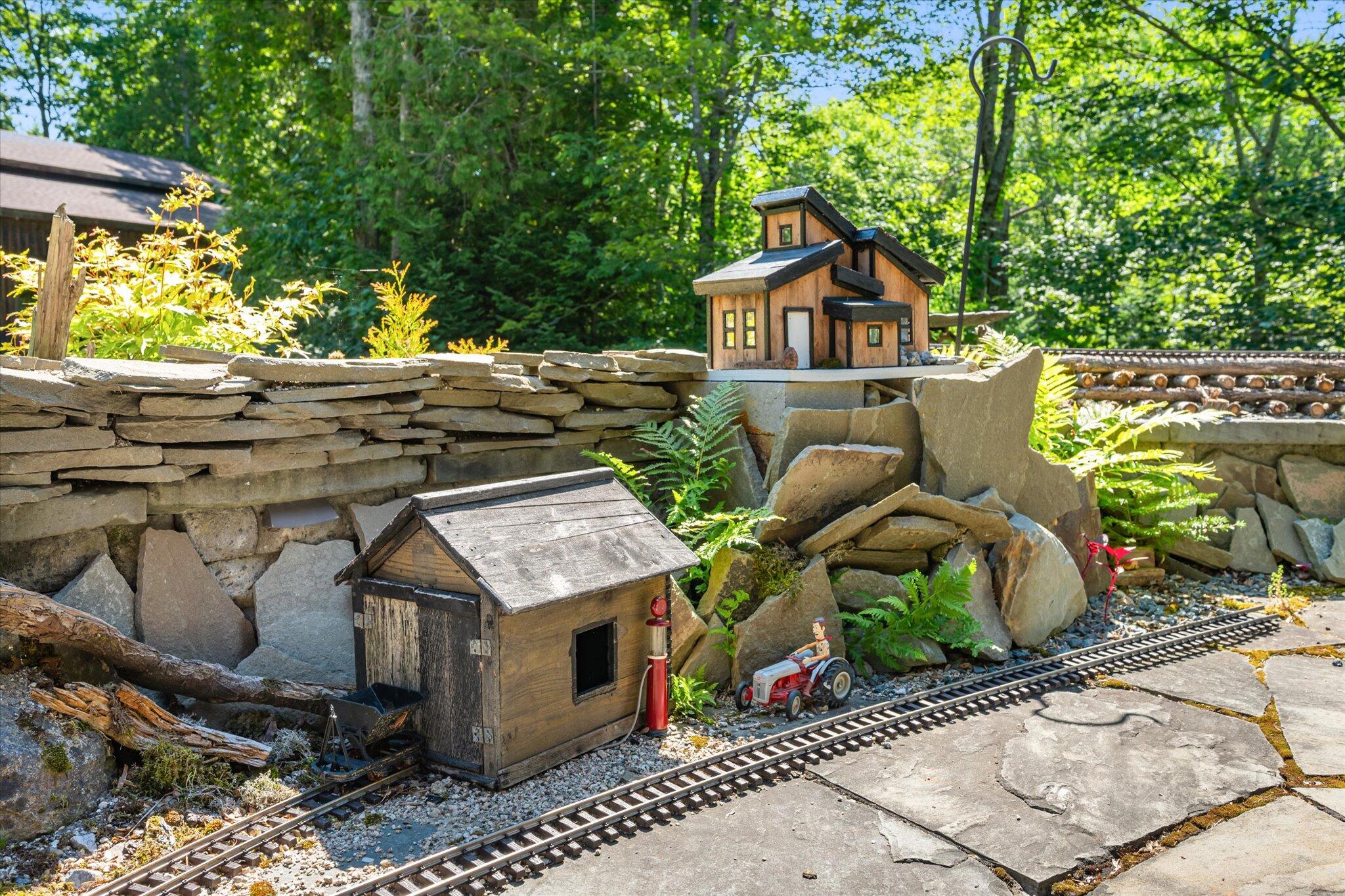 Ellsworth, Maine 04605, United States, 4 Bedrooms Bedrooms, ,3 BathroomsBathrooms,Residential,Active,175608