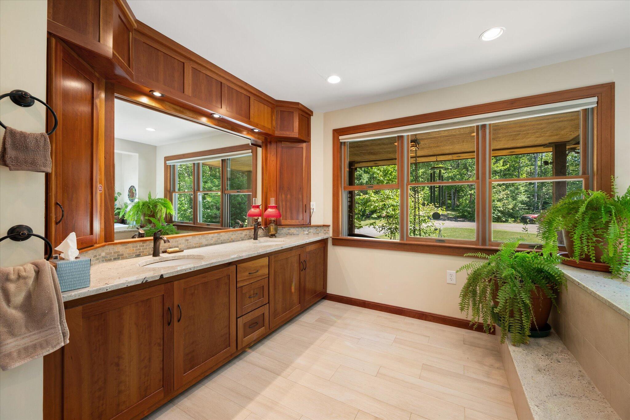 Ellsworth, Maine 04605, United States, 4 Bedrooms Bedrooms, ,3 BathroomsBathrooms,Residential,Active,175608