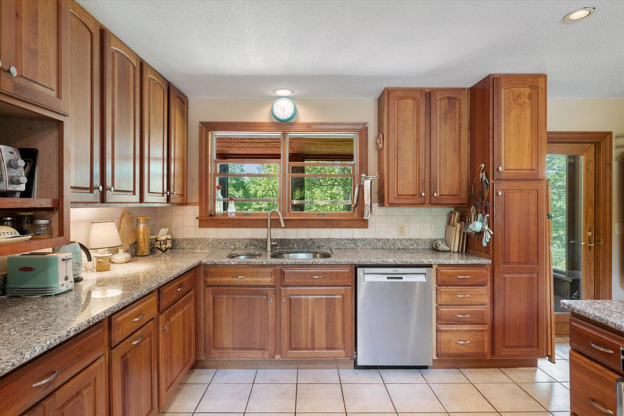 Ellsworth, Maine 04605, United States, 4 Bedrooms Bedrooms, ,3 BathroomsBathrooms,Residential,Active,175608