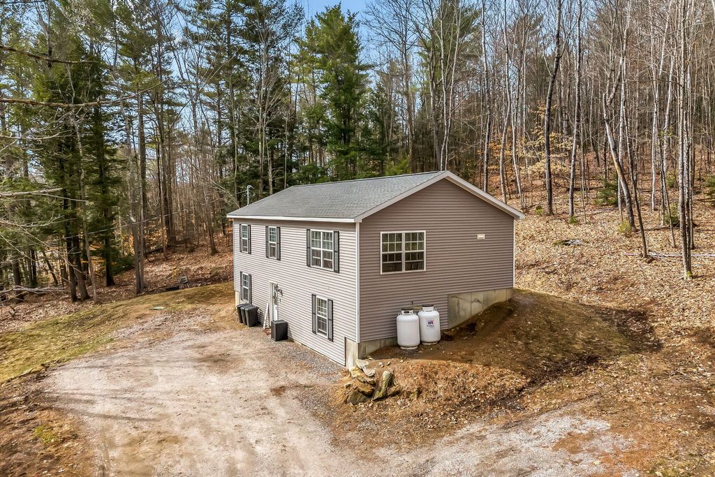 Photo of 16 Death Valley Road, Minot, ME 04258 (MLS # 1658281)