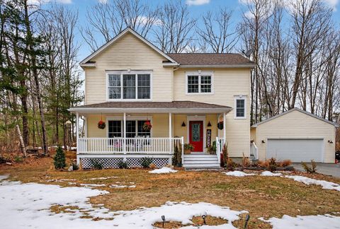 Photo of 44 Stone Brooke Drive, Mechanic Falls, ME 04256 (MLS # 1655291)