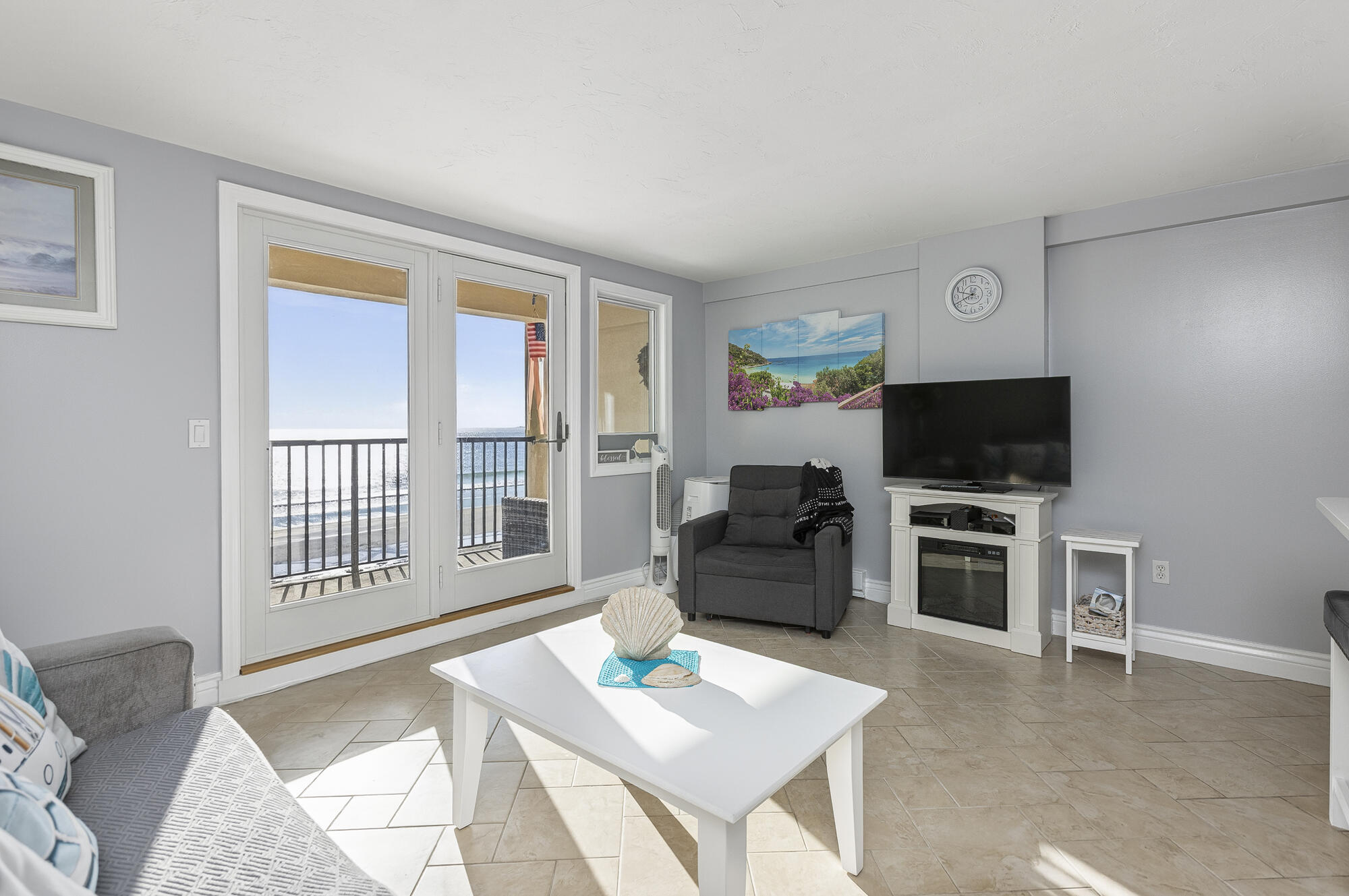 191 E Grand Avenue 405