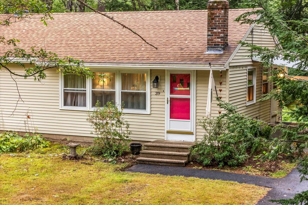 Photo of 39 Thompson Street, Brunswick, ME 04011 (MLS # 1636624)