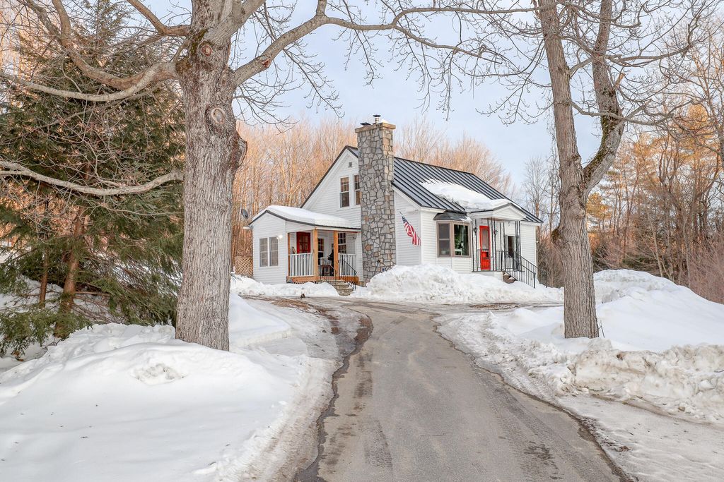 Photo of 235 Highland Terrace, Mexico, ME 04257 (MLS # 1552203)