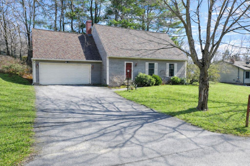 Photo of 11 Kensington Terrace, Lewiston, ME 04240 (MLS # 1656866)