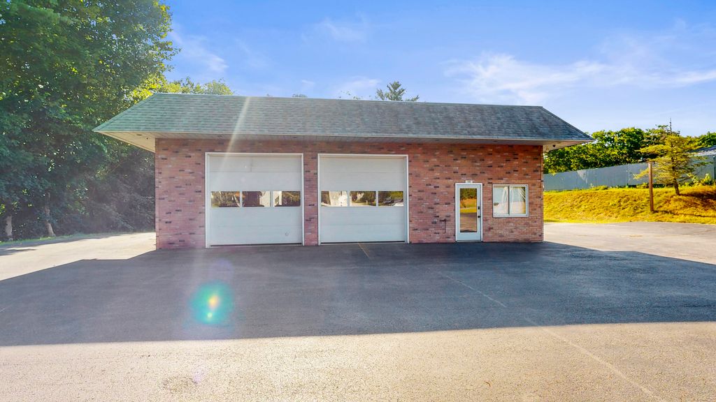 Photo of 1085 Main Street, Lewiston, ME 04240 (MLS # 1631298)