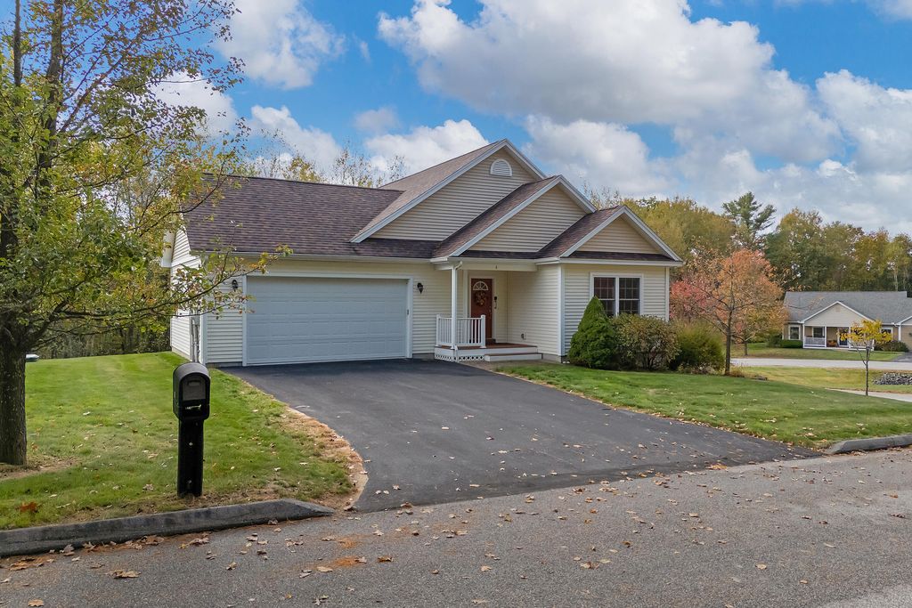 Photo of 6 Macintosh Lane, Lewiston, ME 04240 (MLS # 1641006)