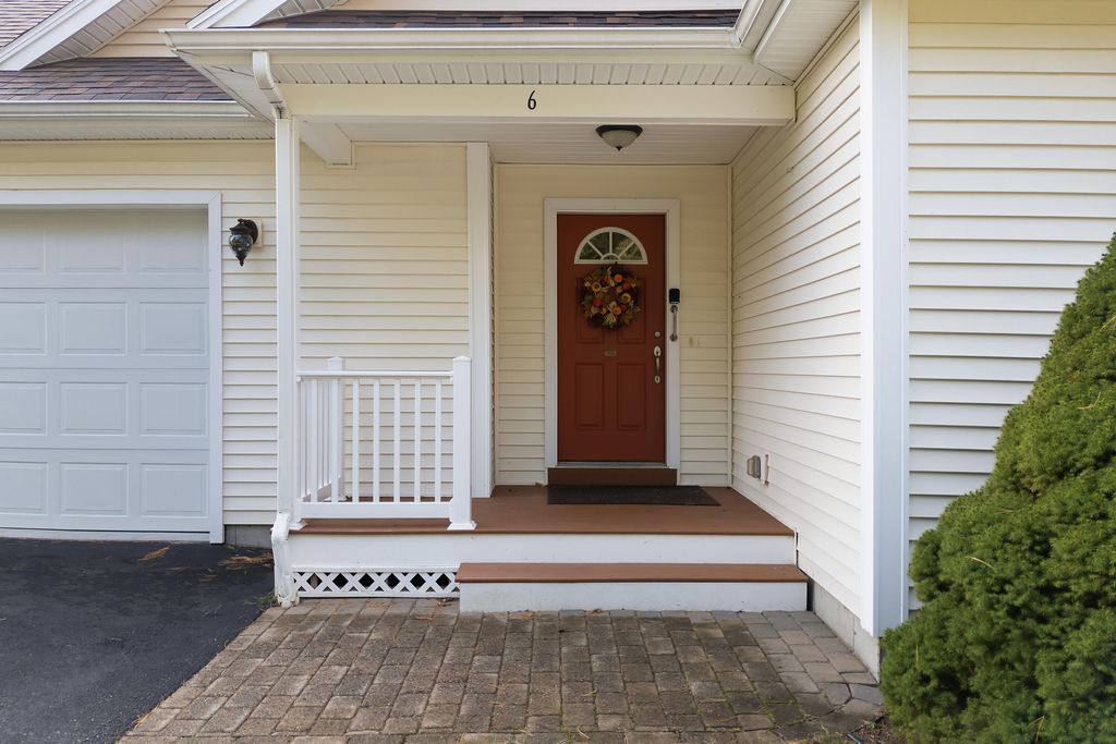 Photo of 6 Macintosh Lane, Lewiston, ME 04240 (MLS # 1641006)