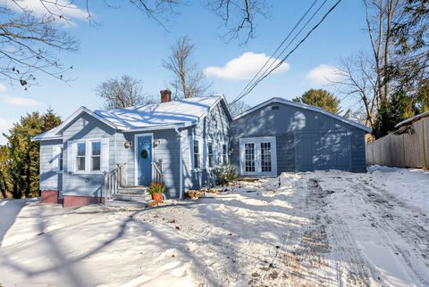 Photo of 46 Spurwink Avenue, Cape Elizabeth, ME 04107 (MLS # 1647259)