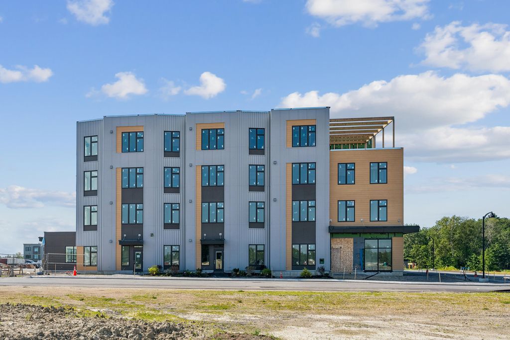 Photo of 1 Cross Street #327, Scarborough, ME 04074 (MLS # 1656345)