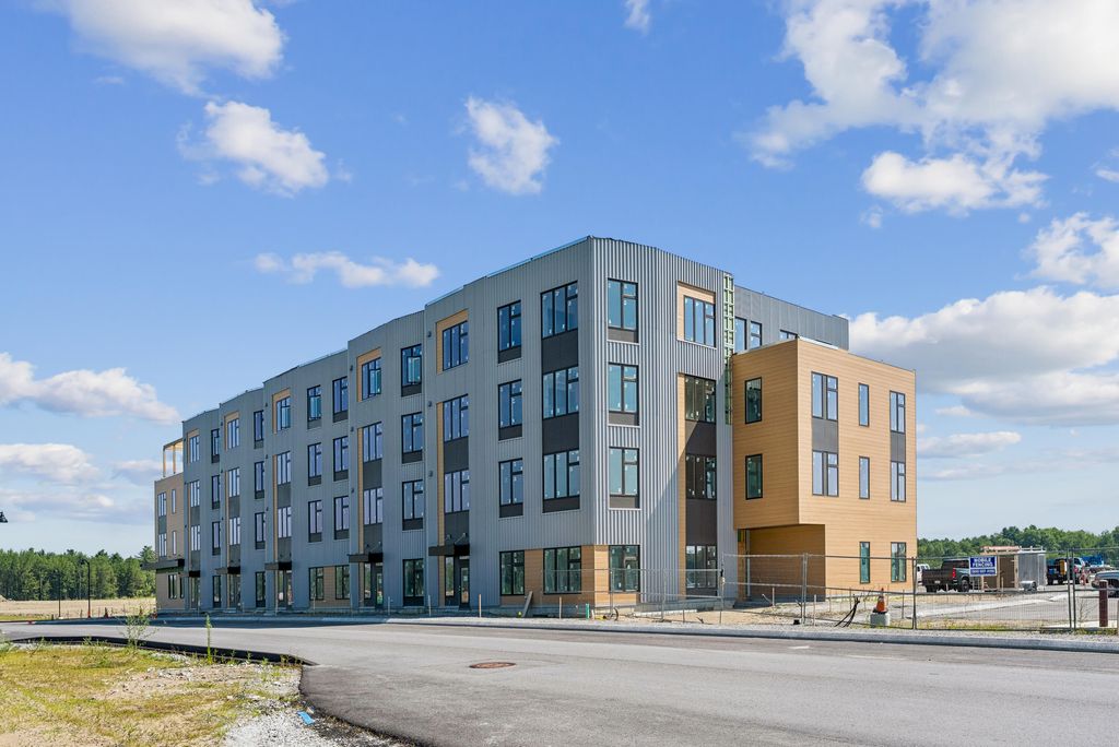 Photo of 1 Cross Street #327, Scarborough, ME 04074 (MLS # 1656345)