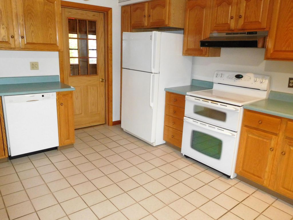 Photo of 12 Burbank Street, Lewiston, ME 04240 (MLS # 1640925)