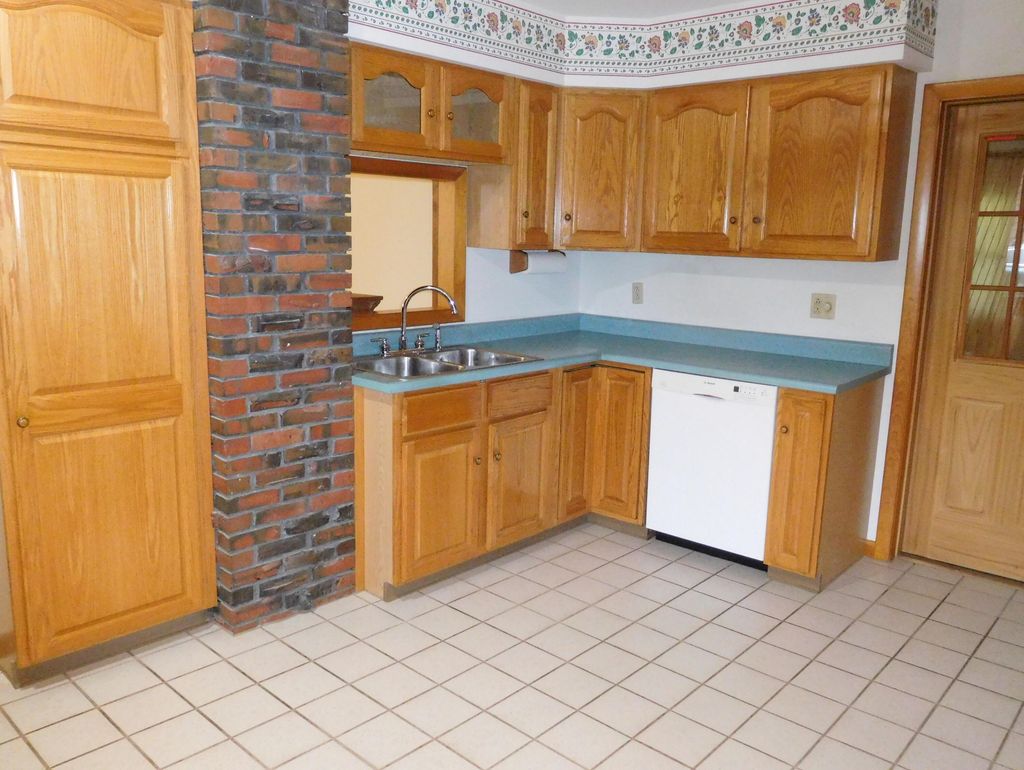 Photo of 12 Burbank Street, Lewiston, ME 04240 (MLS # 1640925)