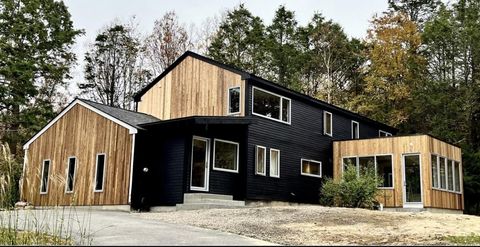 Photo of 34 Cranbrook Drive, Cape Elizabeth, ME 04107 (MLS # 1660602)