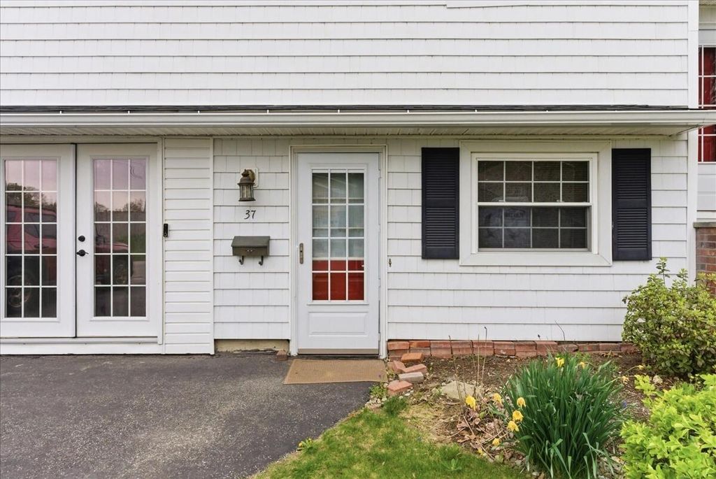 Photo of 37 Stevens Street, Lewiston, ME 04240 (MLS # 1662227)