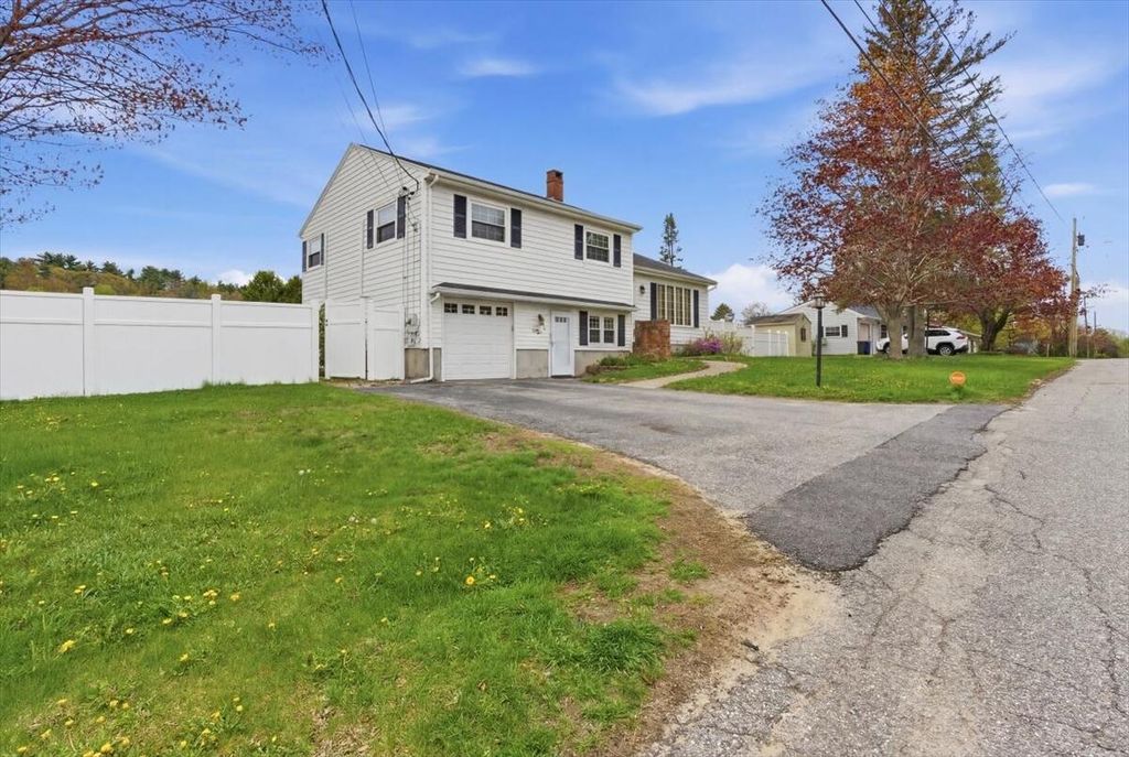 Photo of 37 Stevens Street, Lewiston, ME 04240 (MLS # 1662227)