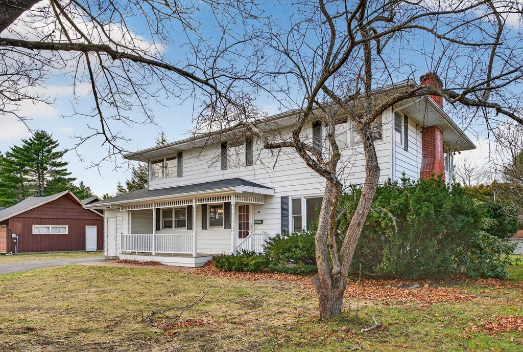 Photo of 40 Robinson Gardens, Lewiston, ME 04240 (MLS # 1643914)