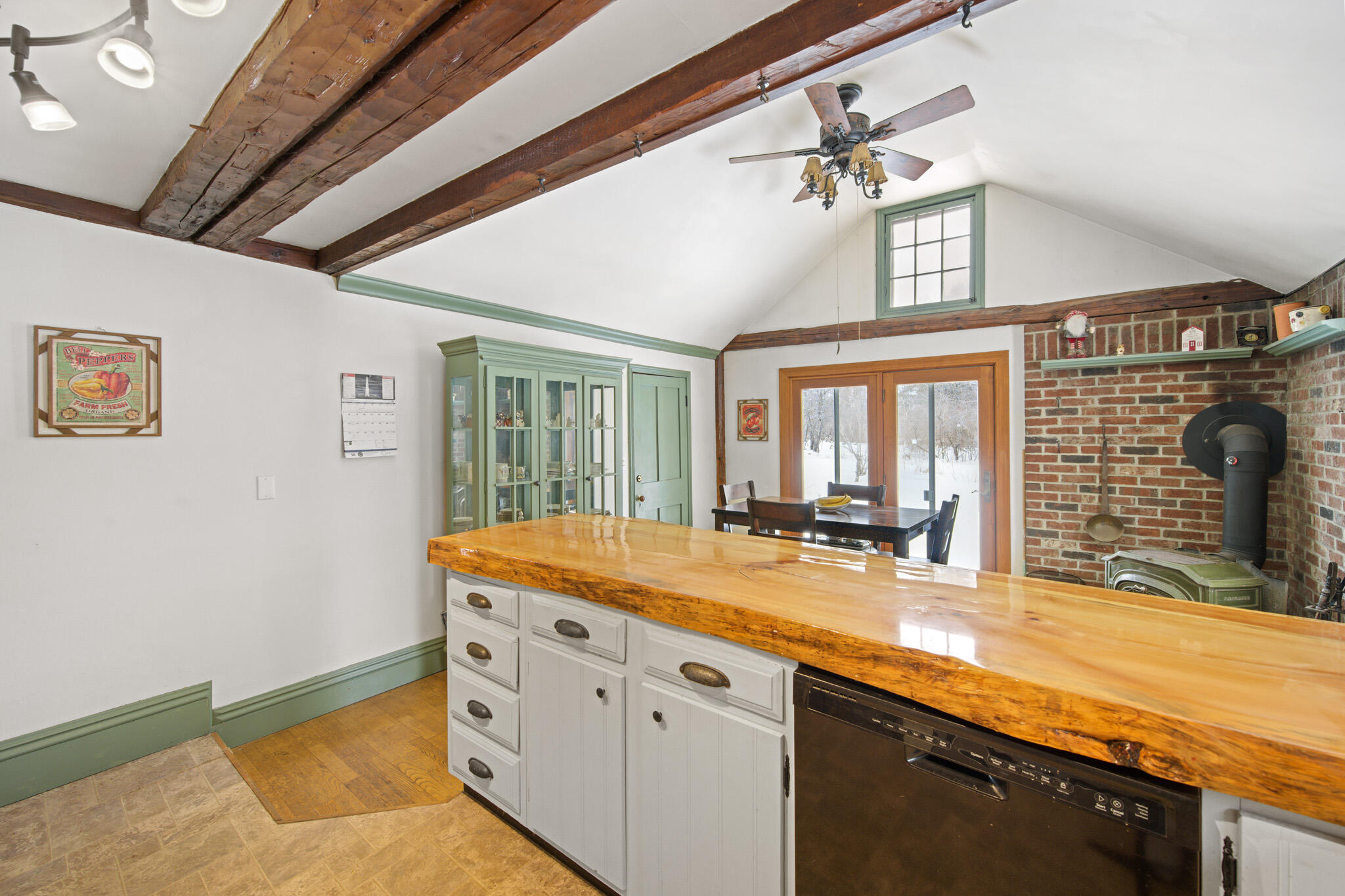 845 River Road