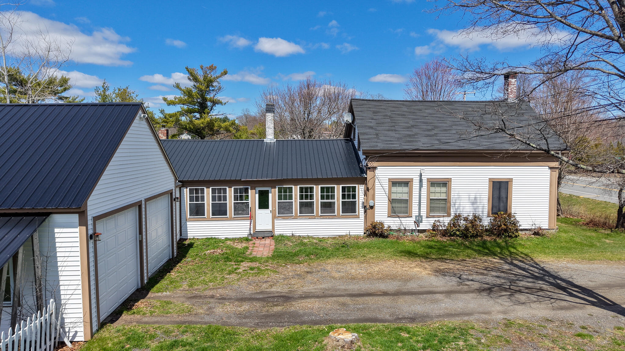 845 River Road