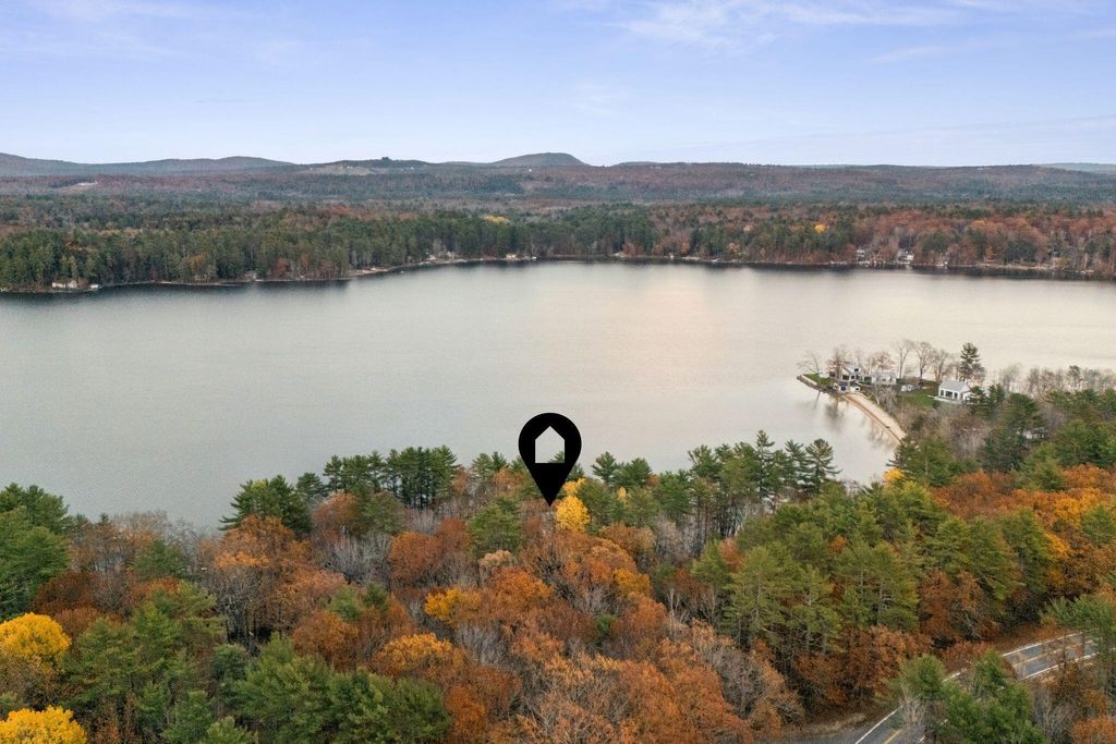 Photo of 16 Breezy Point Road, Naples, ME 04055 (MLS # 1642734)