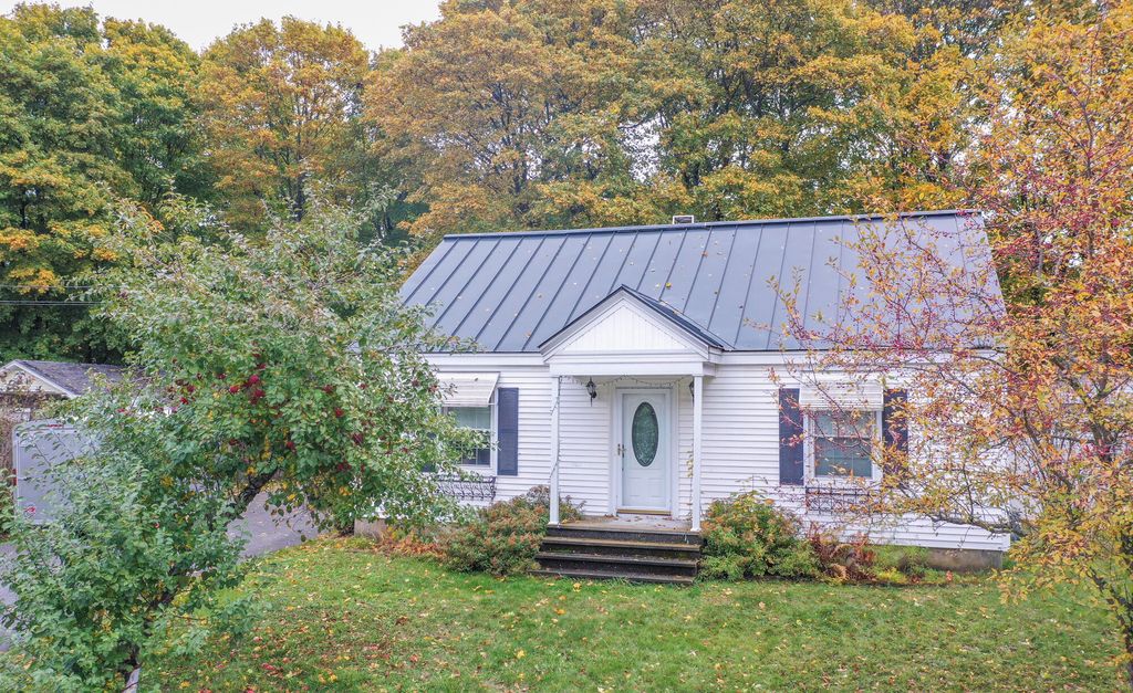 Photo of 118 Fling Street, Brewer, ME 04412 (MLS # 1641624)