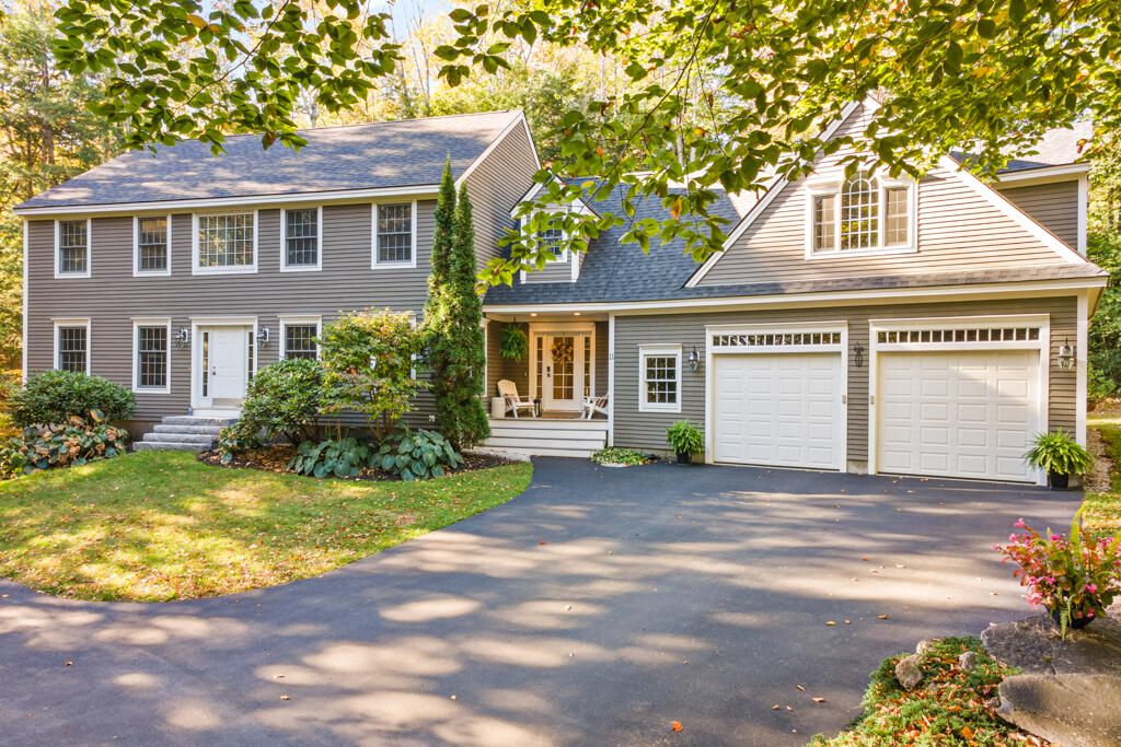 Photo of 11 Fox Run Road, Falmouth, ME 04105 (MLS # 1653820)