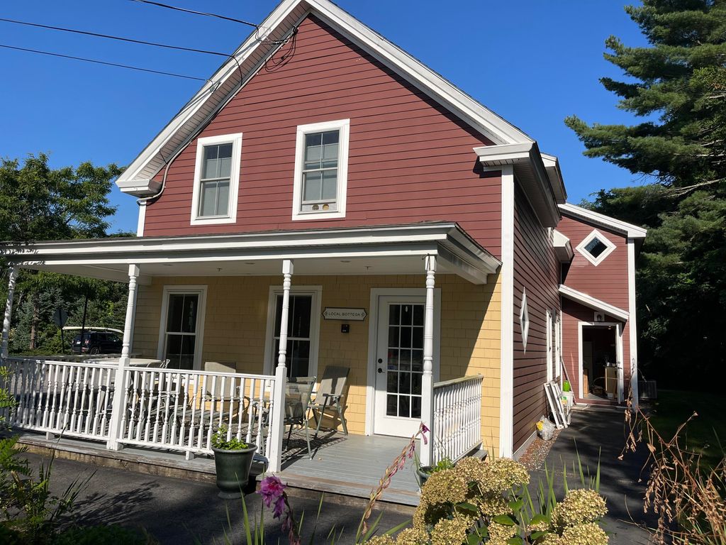 Photo of 7 Agatha James Drive #6, Kennebunk, ME 04043 (MLS # 1633511)