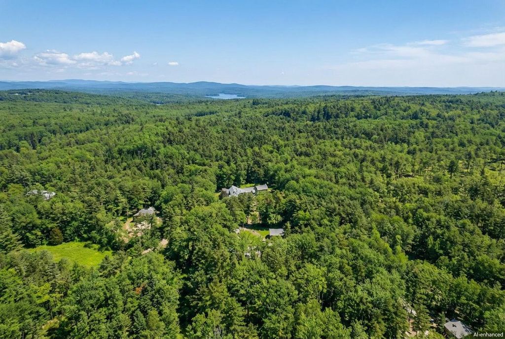 Photo of 136 Mountain Road, Raymond, ME 04071 (MLS # 1649467)