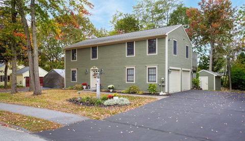 Photo of 16 Colony Lane, South Portland, ME 04106 (MLS # 1640984)