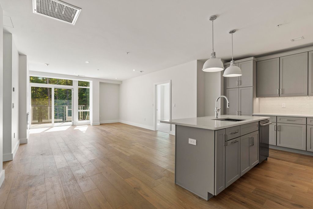 Photo of 267 US Route 1 #404, Falmouth, ME 04105 (MLS # 1652888)